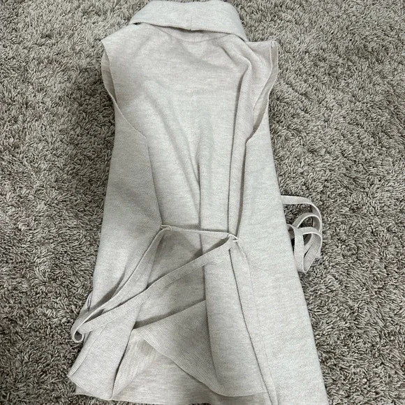 Zara - sleeveless turtle neck sweater! *Size S* NWOT - Picture 2 of 3